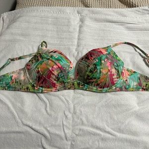 NWOT Victoria secret 36d push up swim